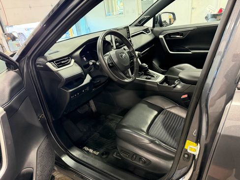 Used 2020 Toyota RAV4 XSE image 21