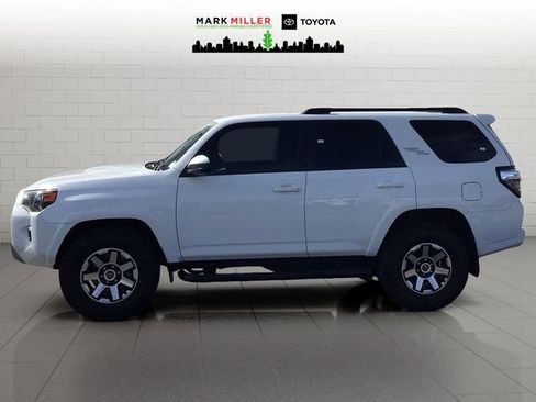 Certified 2022 Toyota 4Runner TRD Off-Road image 2