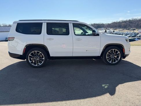 Used 2023 Jeep Wagoneer Series III w/ Premium Group I image 4