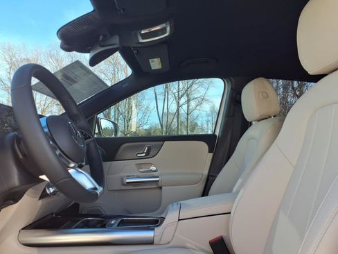 Used 2025 Mercedes-Benz GLA 250 image 6
