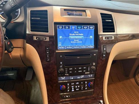 Used 2009 Cadillac Escalade AWD image 32