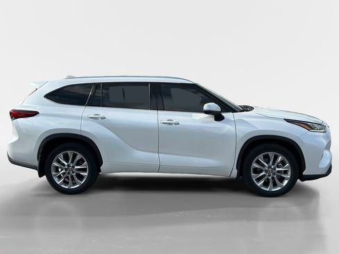 Used 2022 Toyota Highlander Limited AWD/4WD image 6