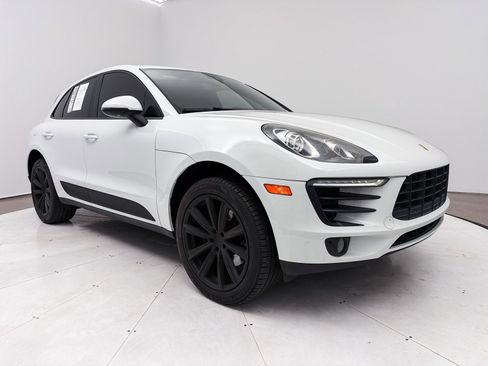 Used 2018 Porsche Macan image 12