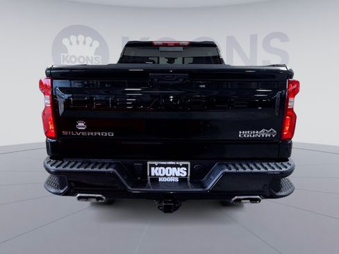 Used 2024 Chevrolet Silverado 1500 High Country w/ High Country Premium Package AWD/4WD image 5