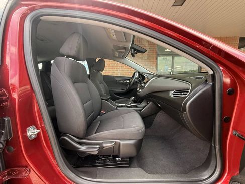 Used 2018 Chevrolet Malibu LT FWD image 13