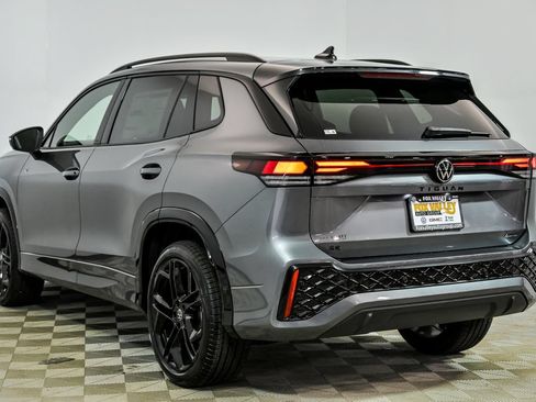 New 2026 Volkswagen Tiguan SE R-Line AWD/4WD image 4