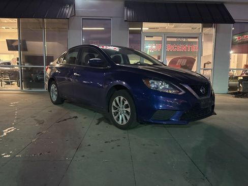 Used 2019 Nissan Sentra SV image 2