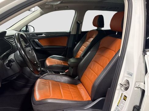 Used 2018 Volkswagen Tiguan SEL Premium AWD/4WD image 17