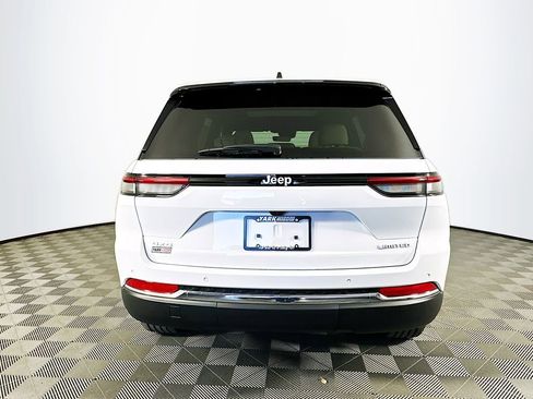 New 2025 Jeep Grand Cherokee Limited image 8