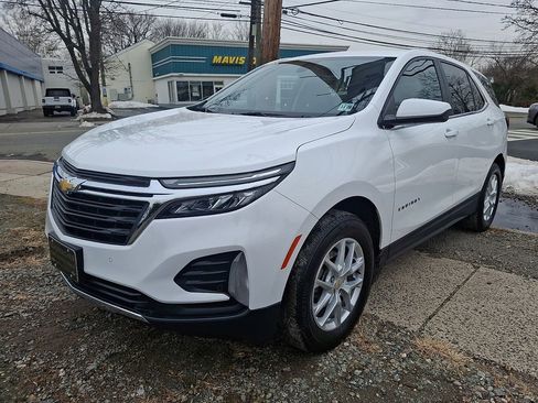 Used 2024 Chevrolet Equinox LT w/ LPO, Floor Liner Package image 4