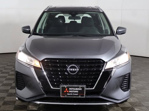 Used 2023 Nissan Kicks SV image 9