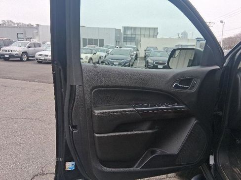 Used 2015 GMC Canyon SLT w/ Driver Alert Package image 10