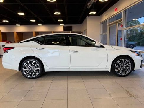 Used 2023 Nissan Altima 2.5 SL AWD/4WD image 15