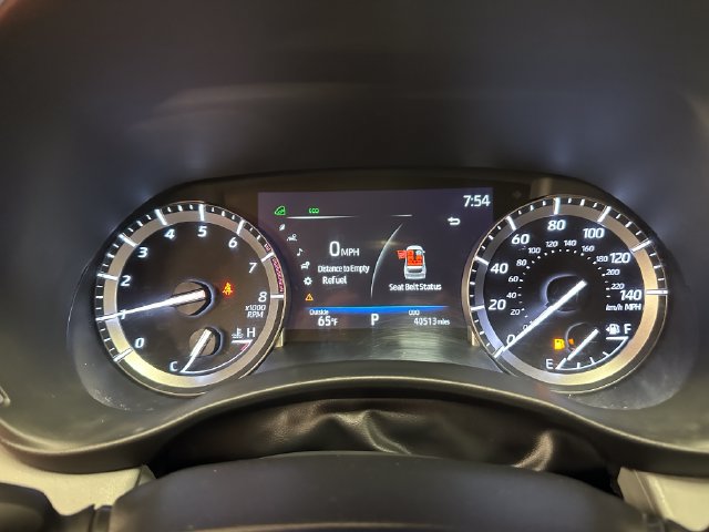 Used 2022 Toyota Highlander XLE AWD/4WD image 19