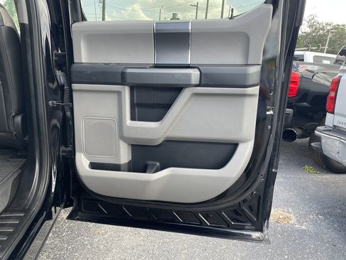 Used 2017 Ford F150 XLT w/ Equipment Group 302A Luxury AWD/4WD image 38