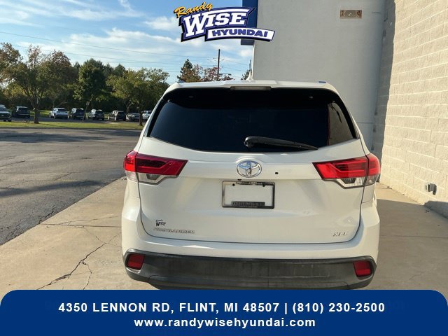 Used 2019 Toyota Highlander XLE FWD image 8