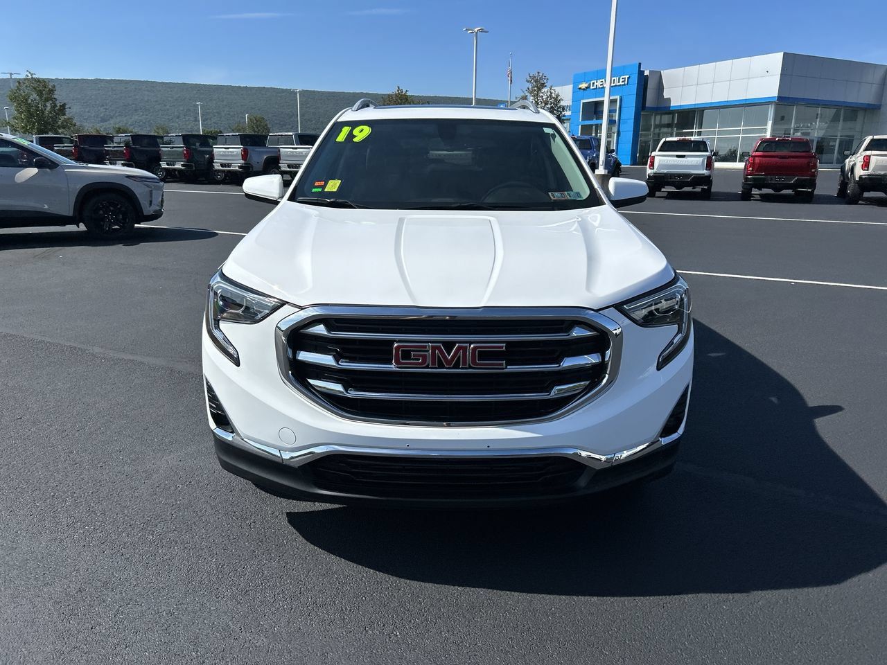 Used 2019 GMC Terrain SLT w/ Preferred Package AWD/4WD image 2