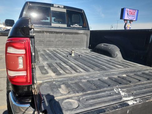 Used 2019 RAM 2500 Limited w/ Cold Weather Group image 12
