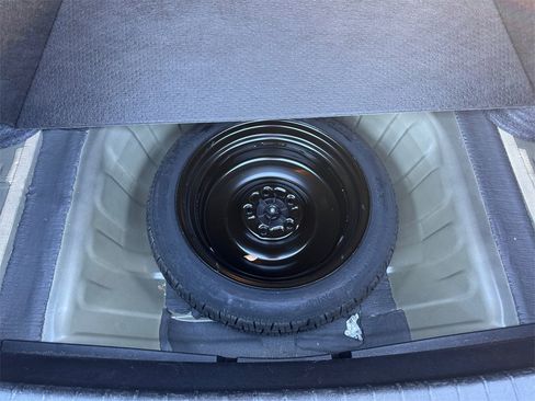 Used 2024 Nissan Altima 2.5 SV image 16