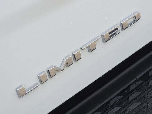 Used 2024 RAM 3500 Limited image 11