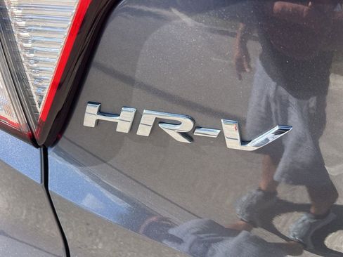 Used 2019 Honda HR-V LX image 40