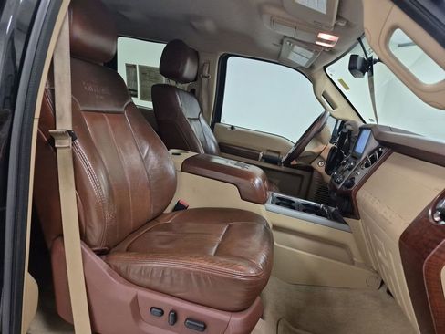 Used 2013 Ford F250 King Ranch w/ King Ranch w/Chrome Pkg image 29