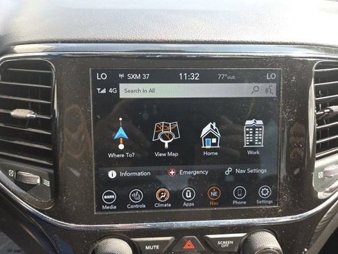 Used 2022 Jeep Grand Cherokee Laredo w/ All-Weather Capability Group AWD/4WD image 24
