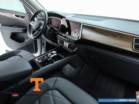 Used 2024 Volkswagen Atlas SE image 33