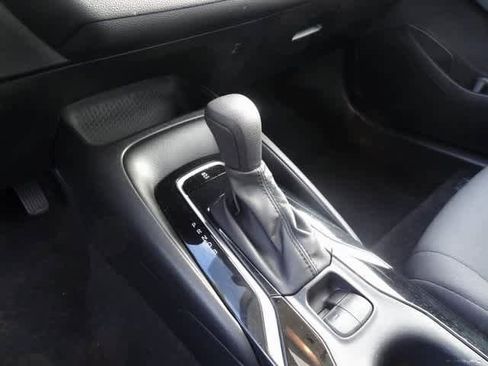 Used 2020 Toyota Corolla LE image 16