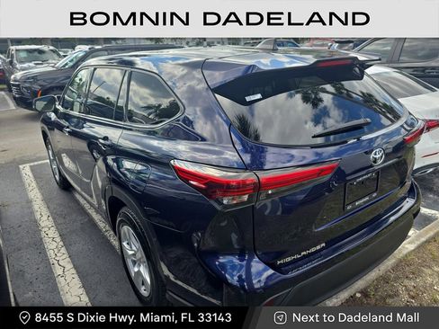 Used 2022 Toyota Highlander L image 3