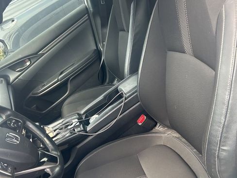 Used 2020 Honda Civic Sport image 6