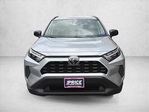 Used 2025 Toyota RAV4 LE AWD/4WD image 2