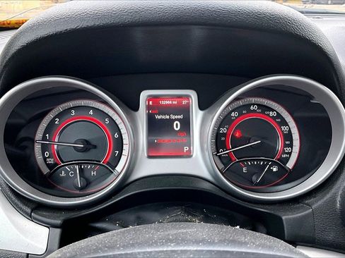 Used 2015 Dodge Journey R/T w/ Flexible Seating Group image 10