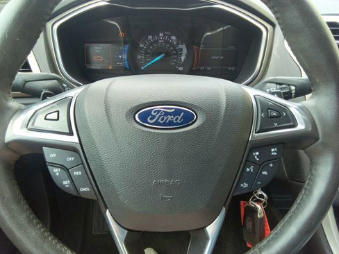 Used 2016 Ford Fusion SE w/ Equipment Group 202A FWD image 14