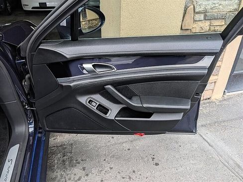 Used 2012 Porsche Panamera S RWD image 29