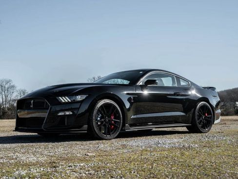 Used 2022 Ford Mustang Shelby GT500 w/ Technology Package image 9