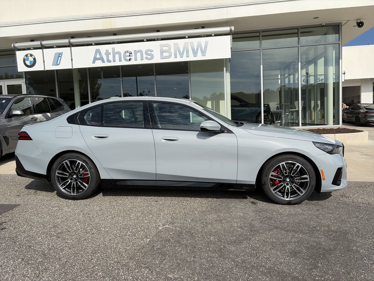 Used 2027 BMW 530i w/ M Sport Package RWD image 9