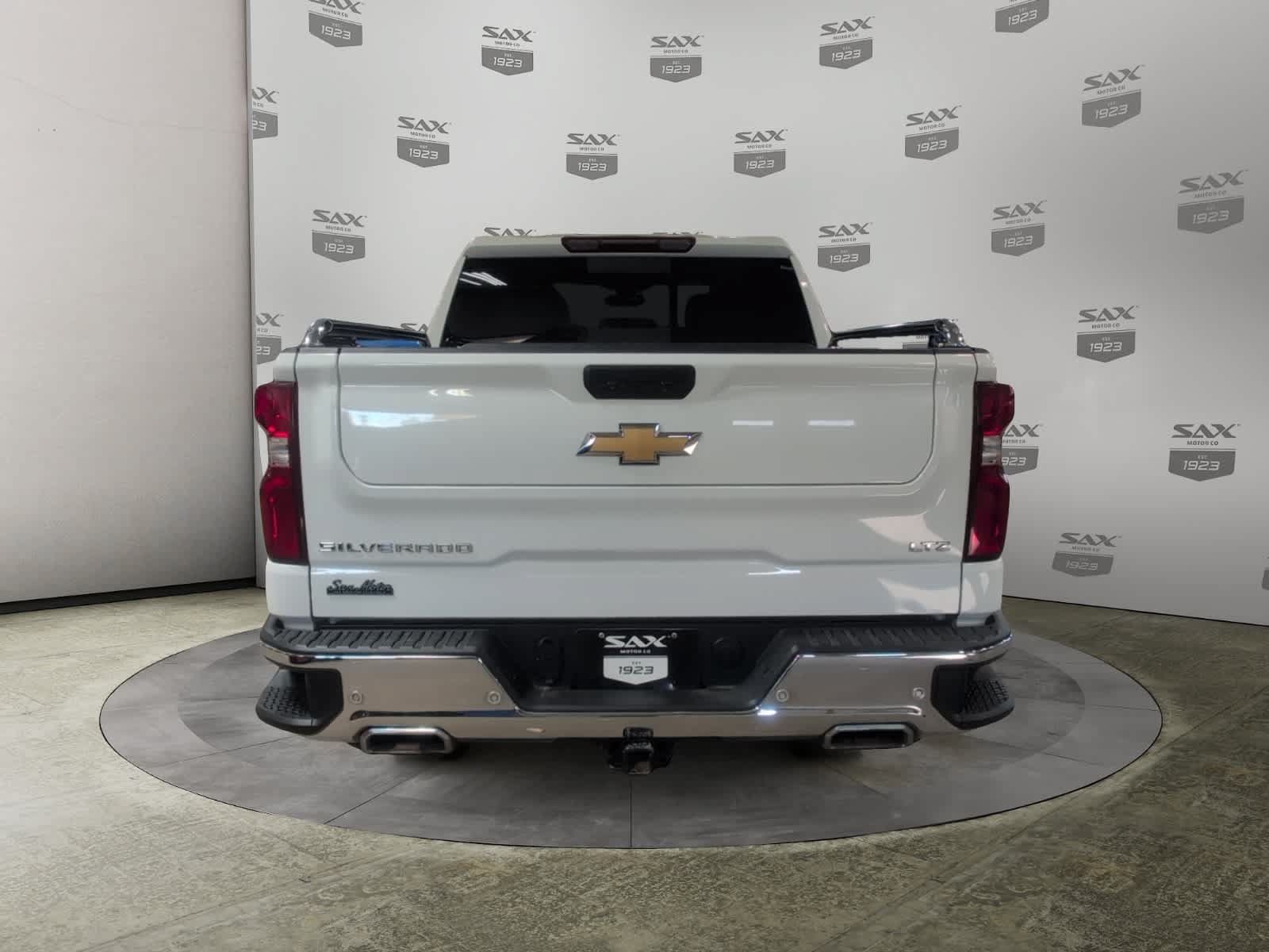 Used 2022 Chevrolet Silverado 1500 LTZ w/ LTZ Premium Package AWD/4WD image 4