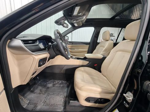 Used 2024 Jeep Grand Cherokee Limited 4xe AWD/4WD image 29