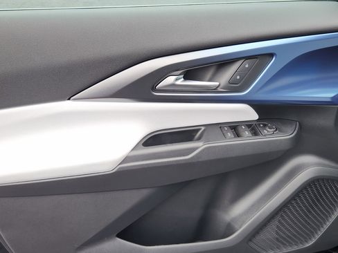 New 2026 Chevrolet Equinox EV LT image 12