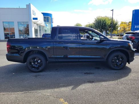 New 2026 Honda Ridgeline Black Edition image 2