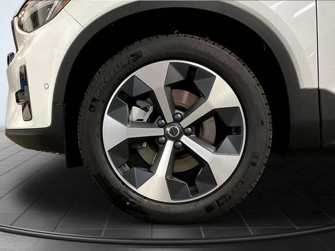 New 2026 Volvo XC40 B5 Plus w/ Climate Package AWD/4WD image 16
