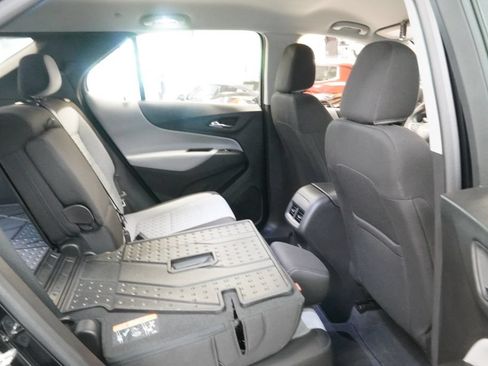 Used 2024 Chevrolet Equinox LS FWD image 32