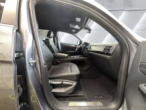 Used 2024 Volkswagen Atlas Cross Sport SE AWD/4WD image 13