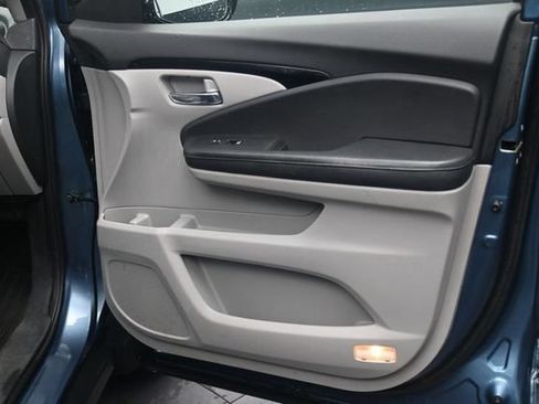 Used 2017 Honda Pilot Touring image 19