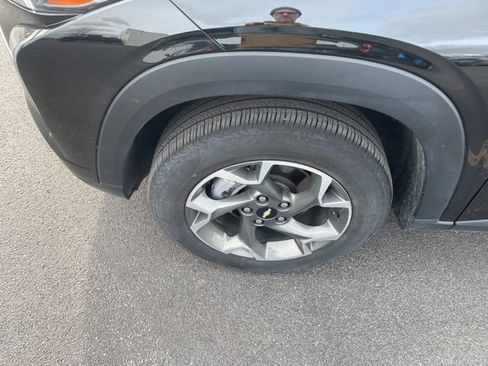 Used 2024 Chevrolet Trax LT w/ LT Convenience Package image 26