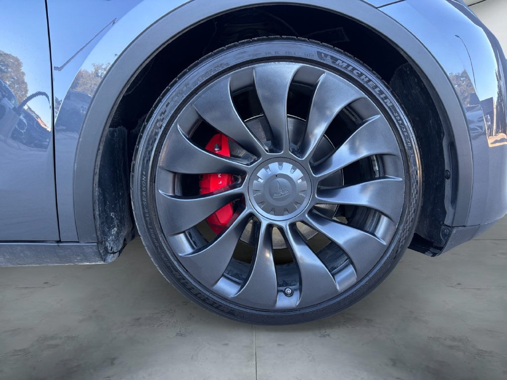 Used 2023 Tesla Model Y Performance AWD/4WD image 14