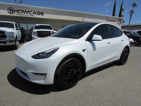 Used 2021 Tesla Model Y Long Range AWD/4WD image 4