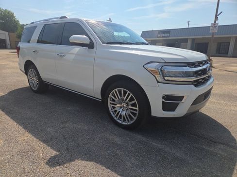 Used 2024 Ford Expedition Limited RWD image 11