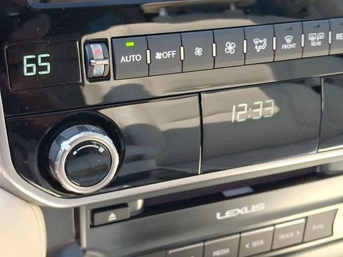 Used 2023 Lexus GX 460 Premium w/ Premium Package image 22